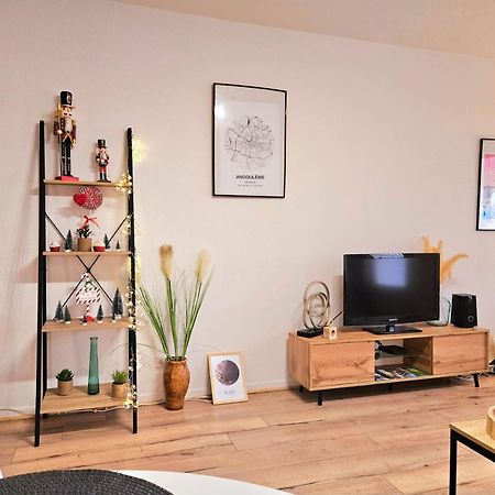 Appartement Cosy Proche Gare - Fibre Optique Et Parking Angoulême Buitenkant foto