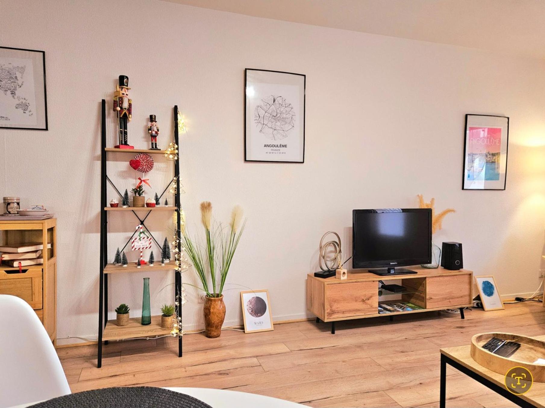 Appartement Cosy Proche Gare - Fibre Optique Et Parking Angoulême Buitenkant foto